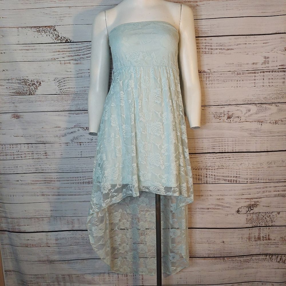 Woman's High-Low Ardene Green Lace Dress.